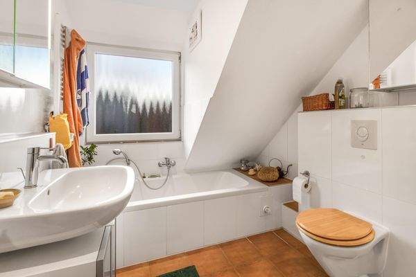 Badezimmer im Dachgeschoss