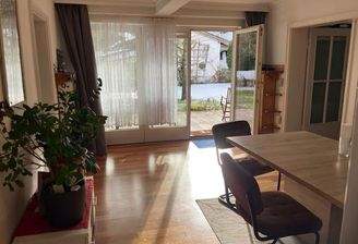 Eßzimmer und Terrasse