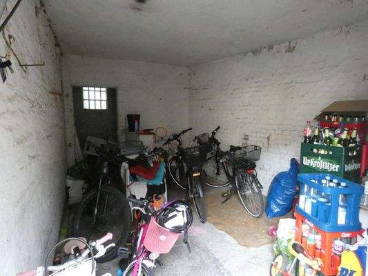 26 Lagerraum Nebengebäude.JPG