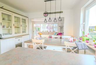 Esszimmerbereich mit Blick Wohnzimmer