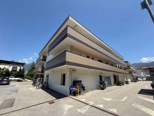 Bruneck-Wohnung-Immobilie-Umbau-Zentrum-Saniert-Neu-Wander-Berge-Landschaft-Stadt-Freude