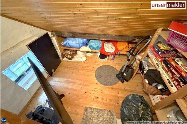 Abstellkammer hinter Schlafzimmer