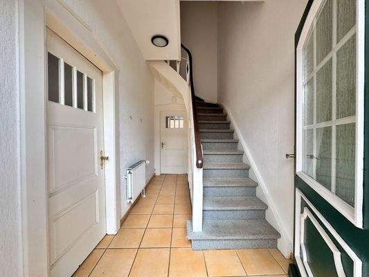 Eingangsbereich linke Hausseite