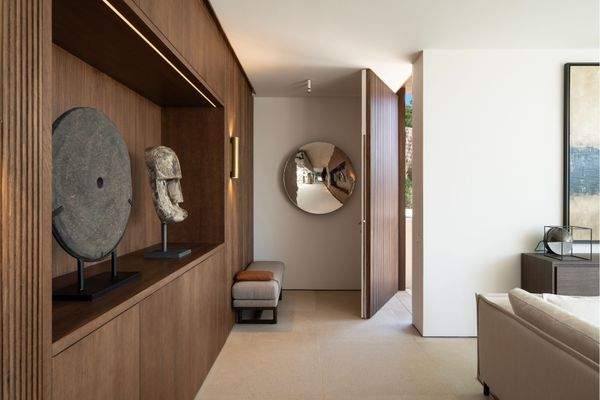 Entrance in villa in Portals