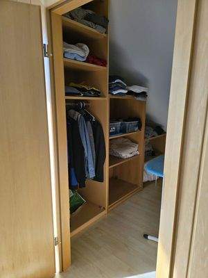 Begehbarer Kleiderschrank