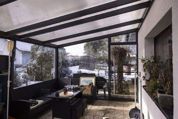 Wintergarten seitlich am Haus