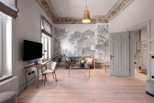 großes Büro mit aktueller Einrichtung