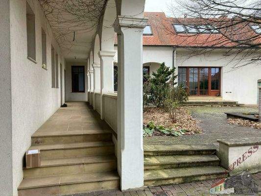 9a3d2353-ba3f-4bf8-b683-7c0e7a133a89