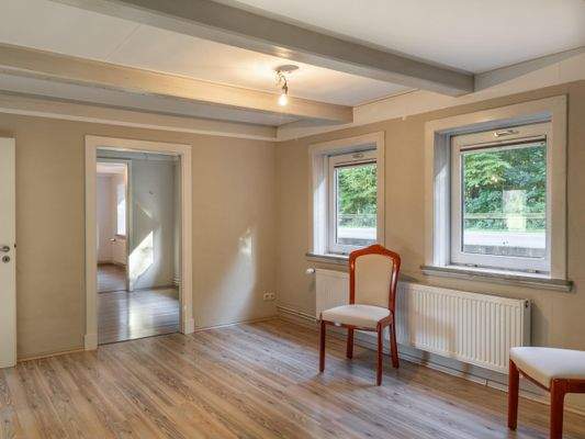 Wohnzimmer Wohnung links