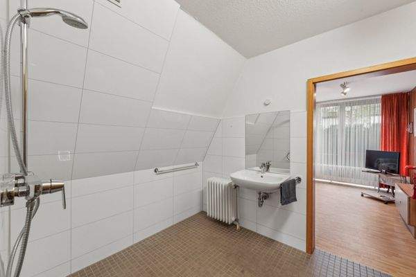 Zimmer 2 EG mit Dusche