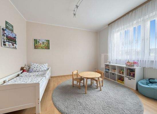 EG: Kinderzimmer KI-Staging