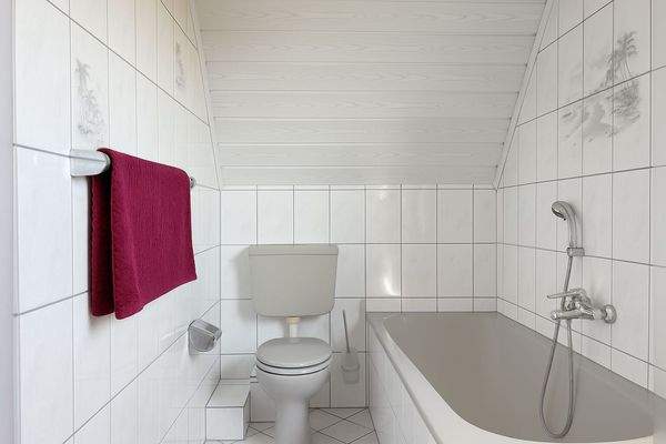 Bad im Dachgeschoss