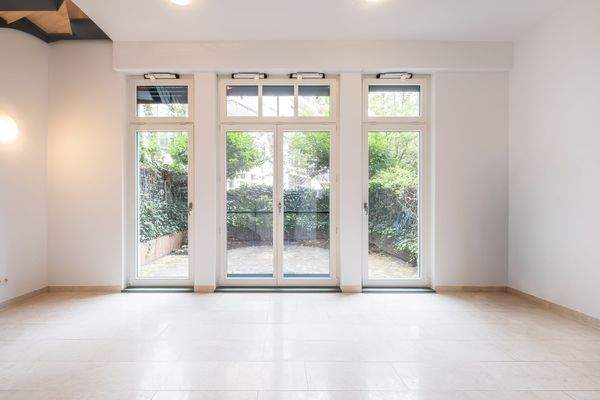 Wohnzimmer EG mit Blick in den Garten