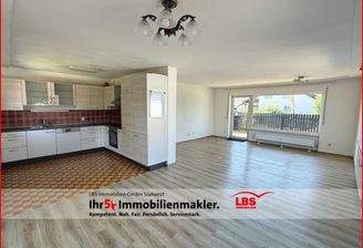 Wohn- und Essbereich mit EBK