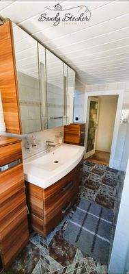 16 DG Badezimmer.jpg