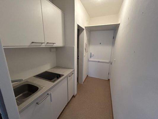 Küchenzeile mit Flur