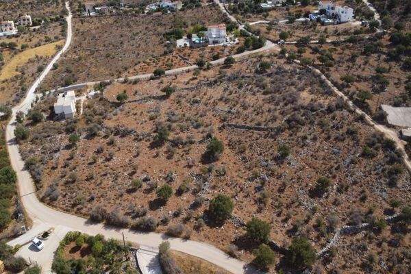 Kreta, Kokkino Chorio: Malerisches Grundstück mit Meerblick und Baurechten zu verkaufen
