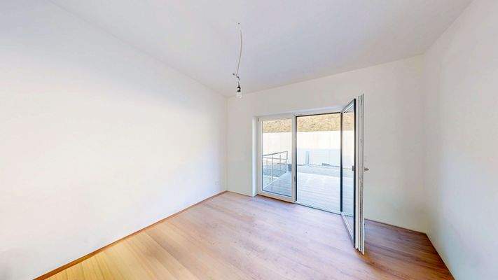 Hobbyzimmer / Durchgang Terrasse