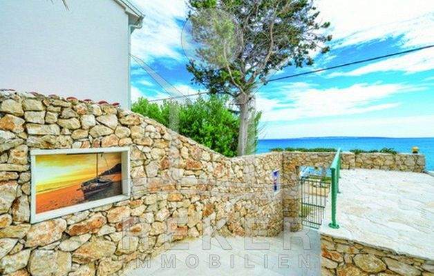 Tradtionelles Bauhandwerk mit atemberaubender Panorama-Meerblick.