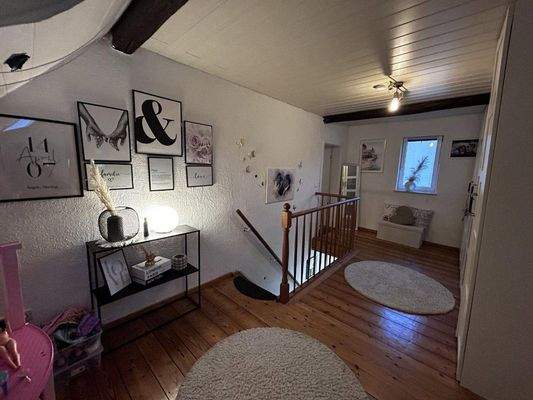 Flur OG große Wohnung 2