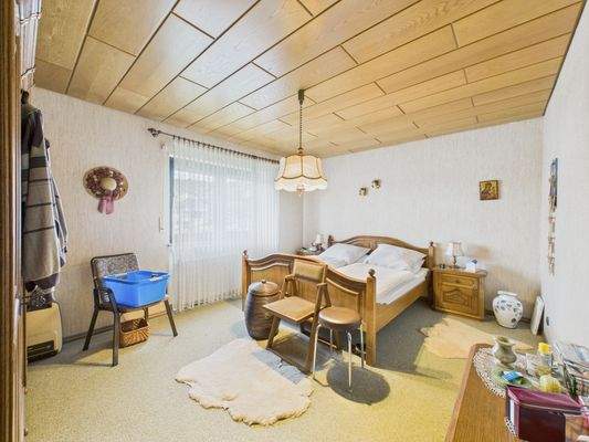 CAM01223G0-PR0152-STILL058