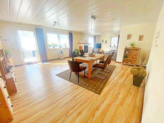 Wohnzimmer mit Kamin