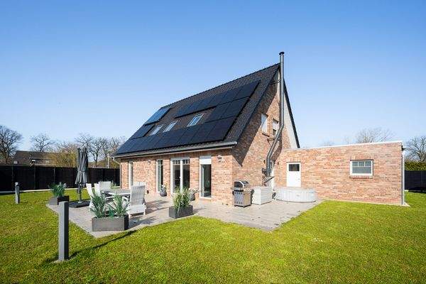 Rückseite mit Garten