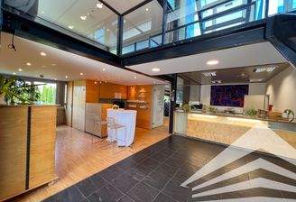 Empfang mit Cafe Bar