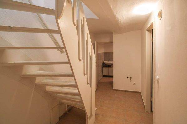 05. Treppenaufgang Wohnzimmer