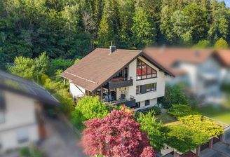 Dreifamilienwohnhaus