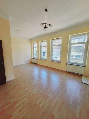 geräumiges Wohnzimmer 1. OG