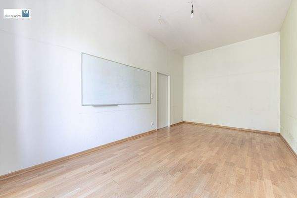 Büro 2 (ca. 17,60 m²) - durch Büro 3 begehbar