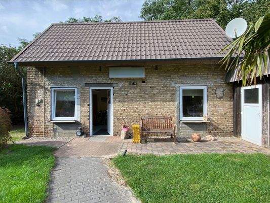 Nebengebäude / Büro