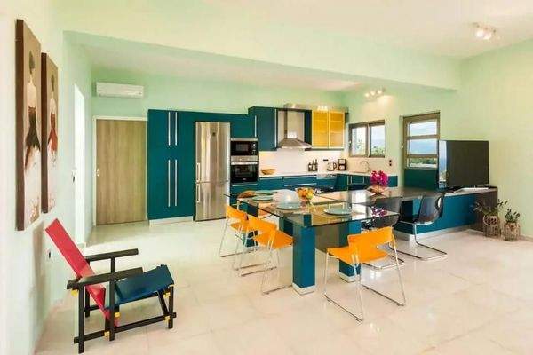 Kreta, Akrotiri: Geräumige moderne Villa mit spektakulärem Blick auf das Meer und die Bucht zu verkaufen