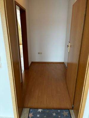 6. Wohnungsflur.jpeg