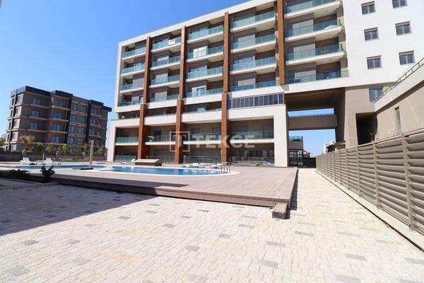 1+1 Apartments in a Complex with Swimming Pool in Antalya Aksu