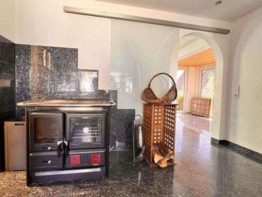 Holzherd mit Backofen und O...