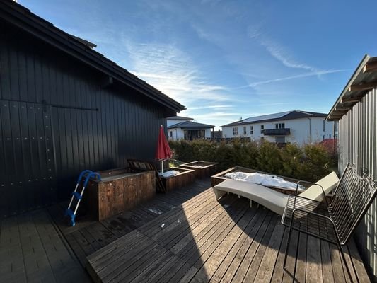 Terrasse mit Eisbecken