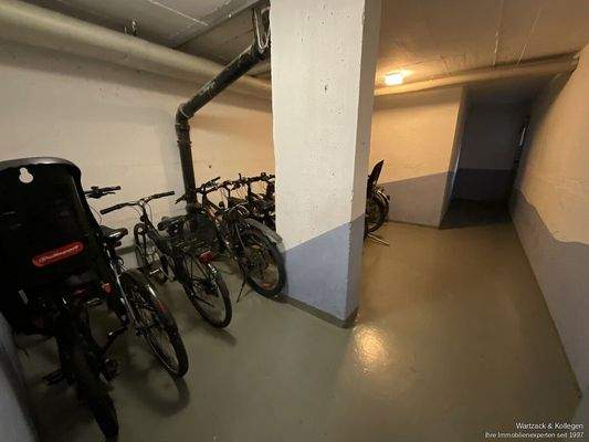 Stellplätze für Fahrräder im Keller