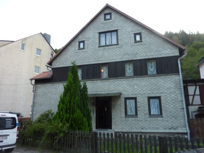 HEIMWERKER aufgepasst: sanierungsbedürftige Doppelhaushälfte in Unterweißbach