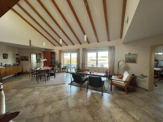 Wohnzimmer & Esszimmer