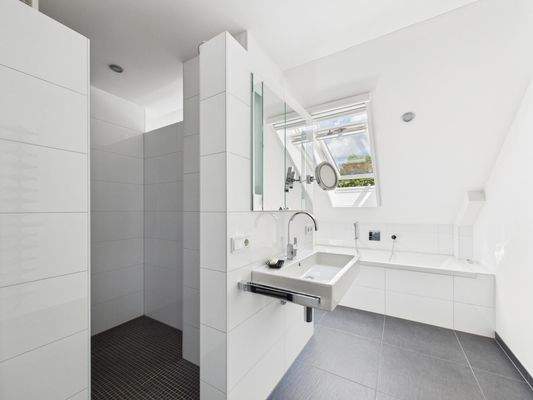 Master Bad Wanne & Dusche