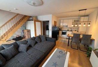 Wohnzimmer mit offener Küche 1