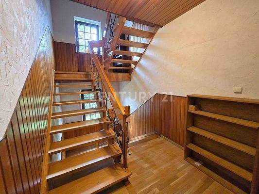 Treppenhaus im OG welches die einzelnen Etagen verbindet