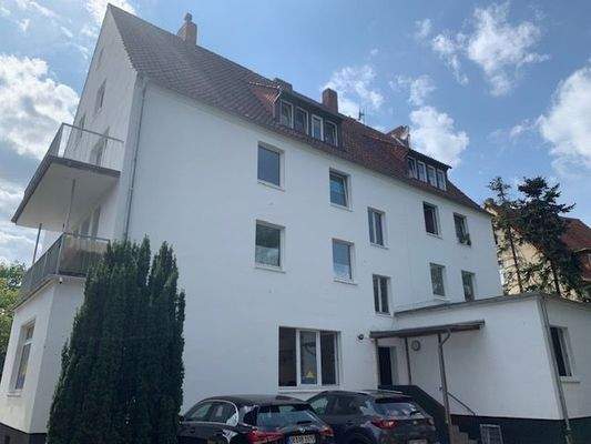 Mehrfamilienhaus außen