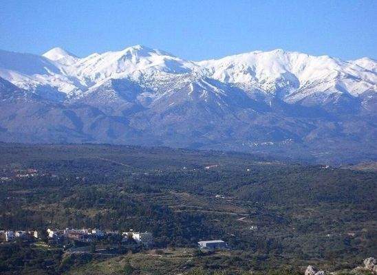 MIT VIDEO! Kreta, Plaka: Villa mit traditionellen Elementen und Meerblick zu verkaufen