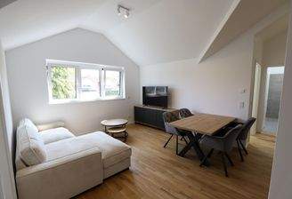 Dachgeschoss links-Wohnen-Essen