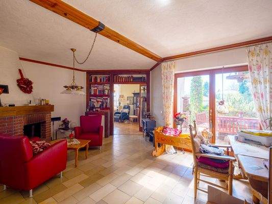 Wohnbereich mit Kamin EG