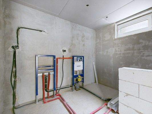 Kernsaniertes 2-3 Familienhaus zum Vollenden in Mettlach