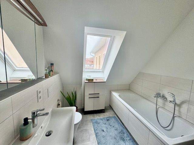 Charmante Maisonette-Wohnung mit besonderem Charme, Garten und Kamin - Foto 5